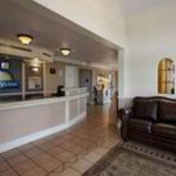 Hotel Oyo N Sheridan Rd & Airport 2*