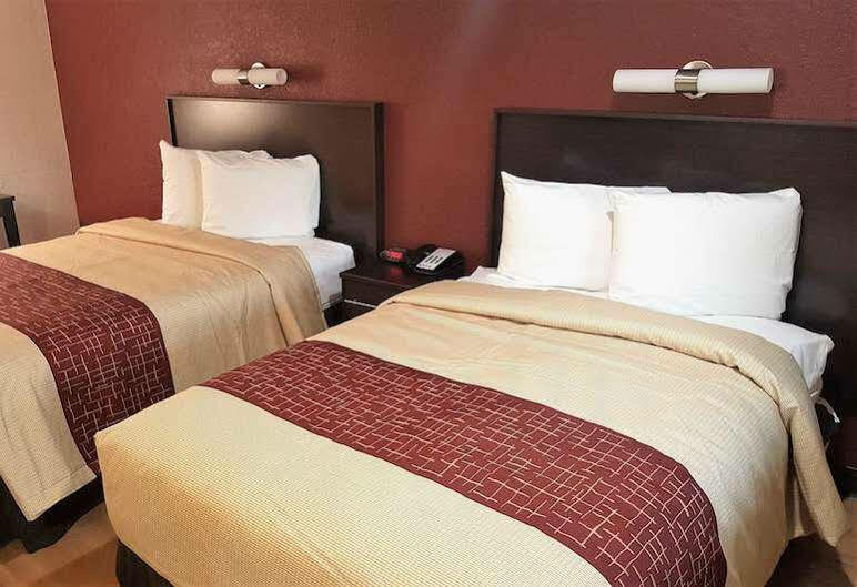Hotel Oyo N Sheridan Rd & Airport