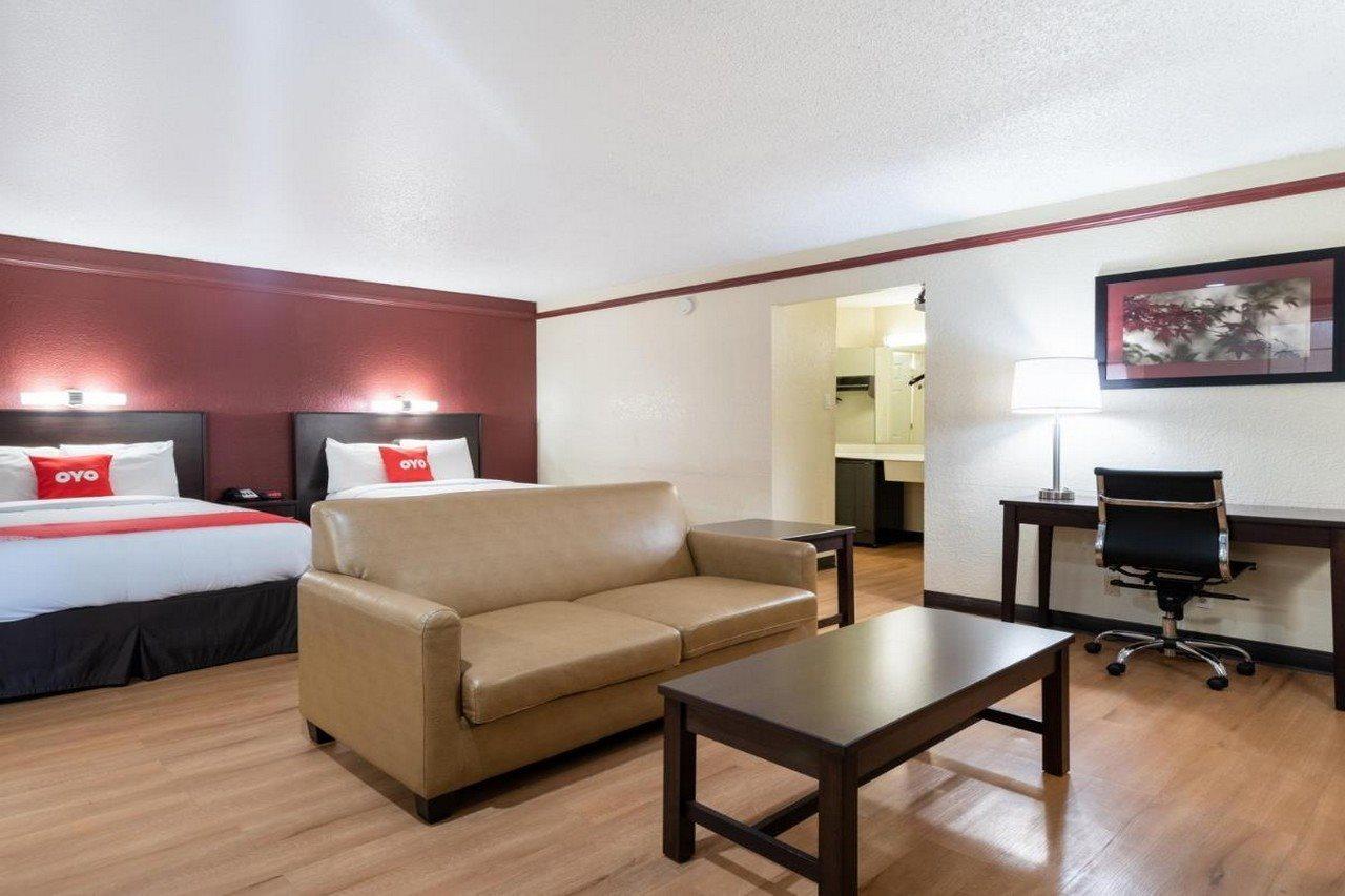 Oyo N Sheridan Rd & Airport Hotel Tulsa