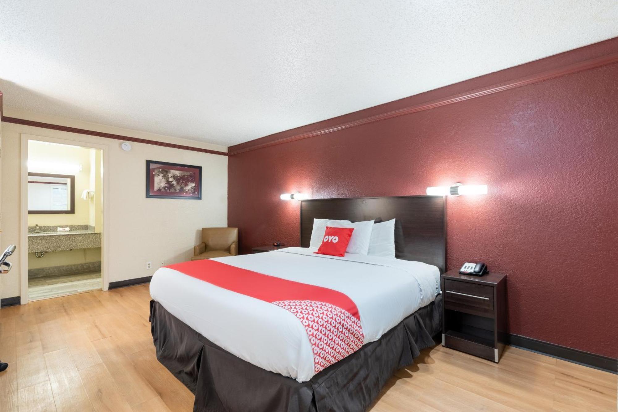 Hotel Oyo N Sheridan Rd & Airport Tulsa