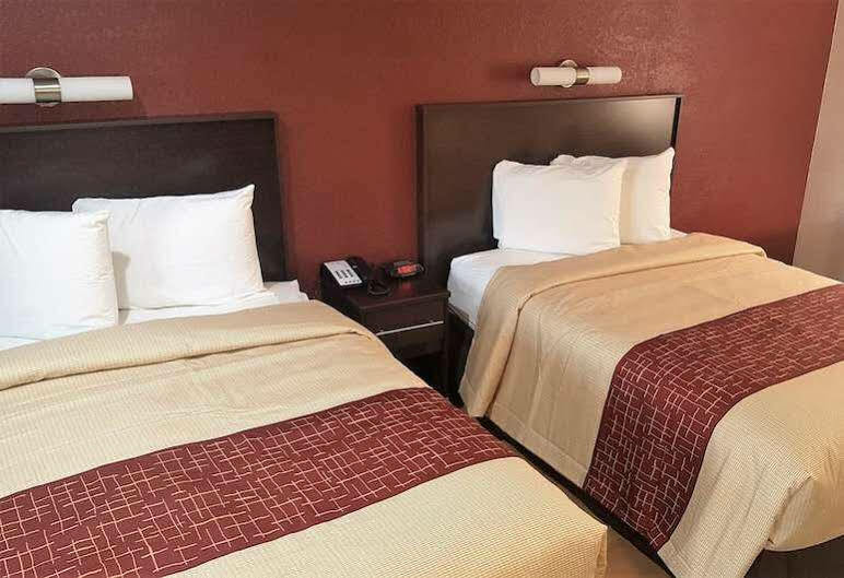 Hotel Oyo N Sheridan Rd & Airport 2*